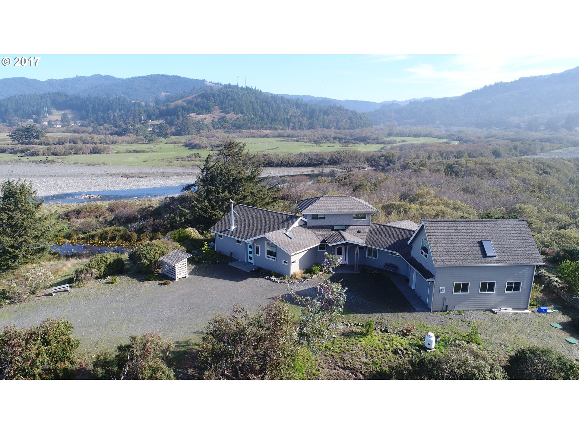 24299 CARPENTERVILLE RD Gold Beach, Brookings Home Listings - Pacific Coastal Real Estate