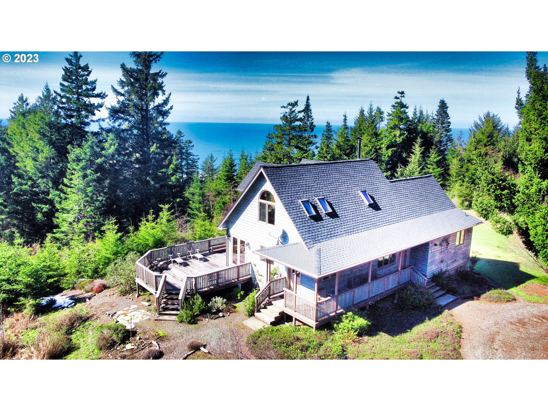 27835 THIMBLEBERRY RD Gold Beach, Brookings Home Listings - Pacific Coastal Real Estate