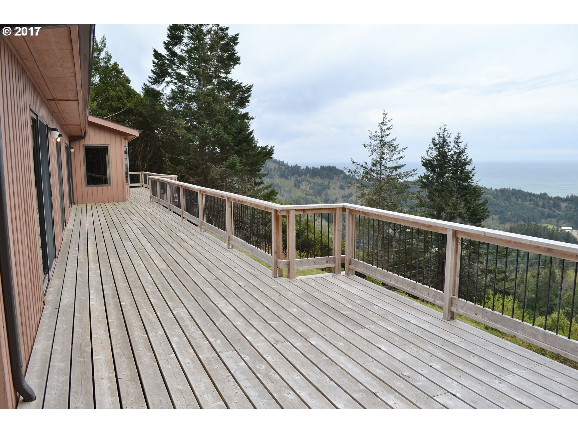 28492 EMERALD DR Gold Beach, Brookings Home Listings - Pacific Coastal Real Estate