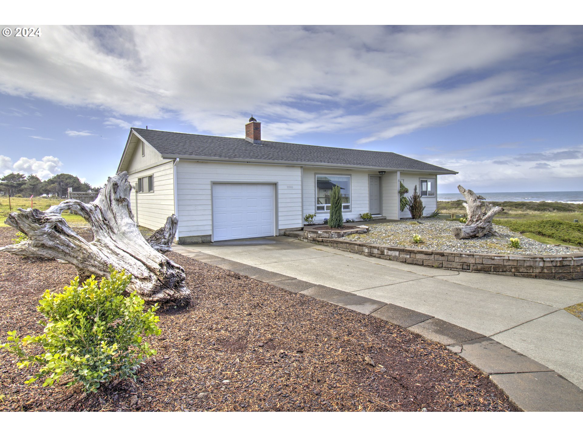93900 KNOX LN Gold Beach, Brookings Home Listings - Pacific Coastal Real Estate
