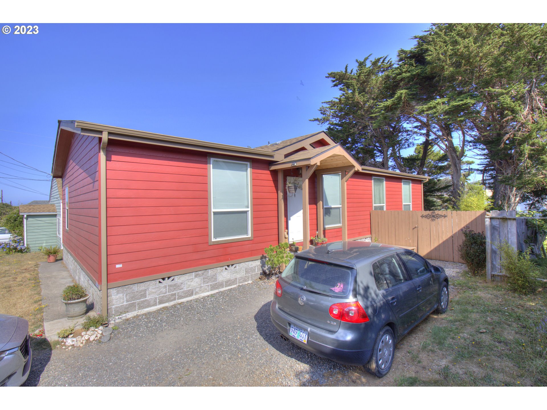 94223 1ST ST Gold Beach, Brookings Home Listings - Pacific Coastal Real Estate